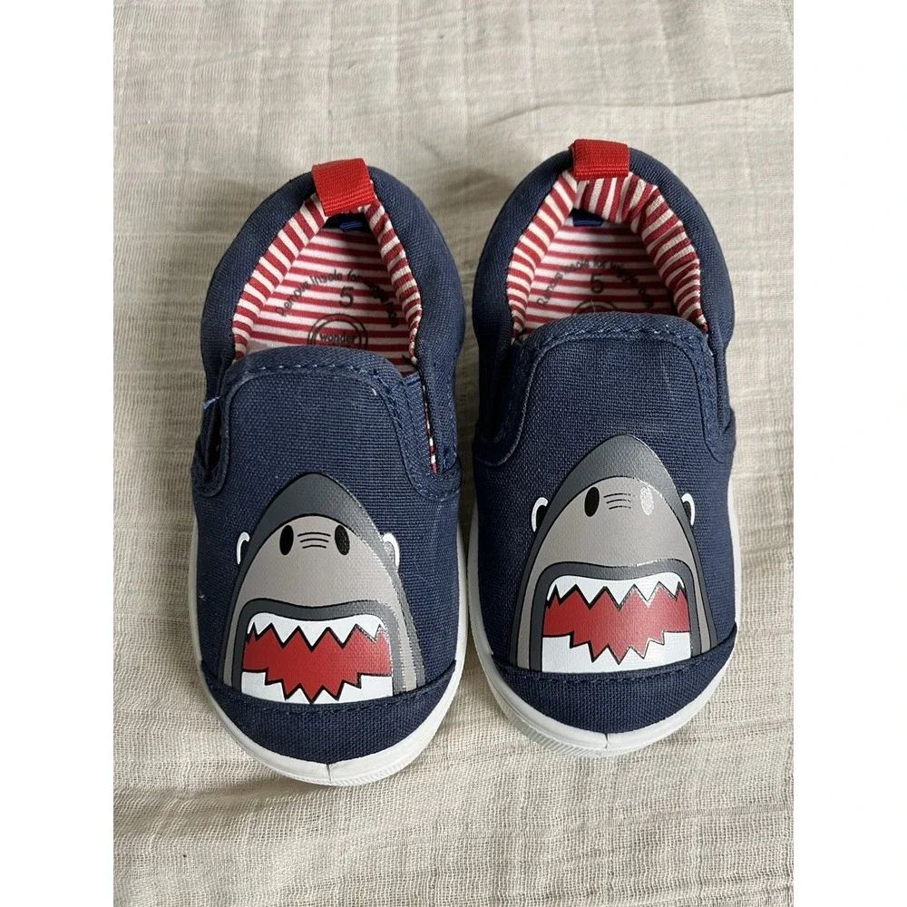 Kids/Babies Wonder Nation Canvas Shoes Sz 5 Shark‎ Picture Blue Red